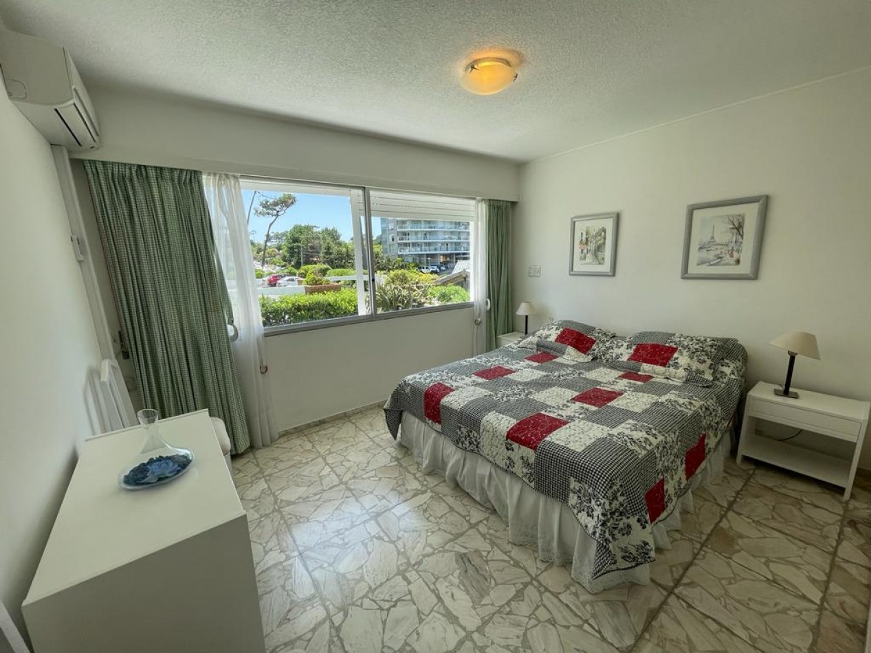 Unidad primera linea playa mansa 3 dormitorios en venta, vista directa al mar 