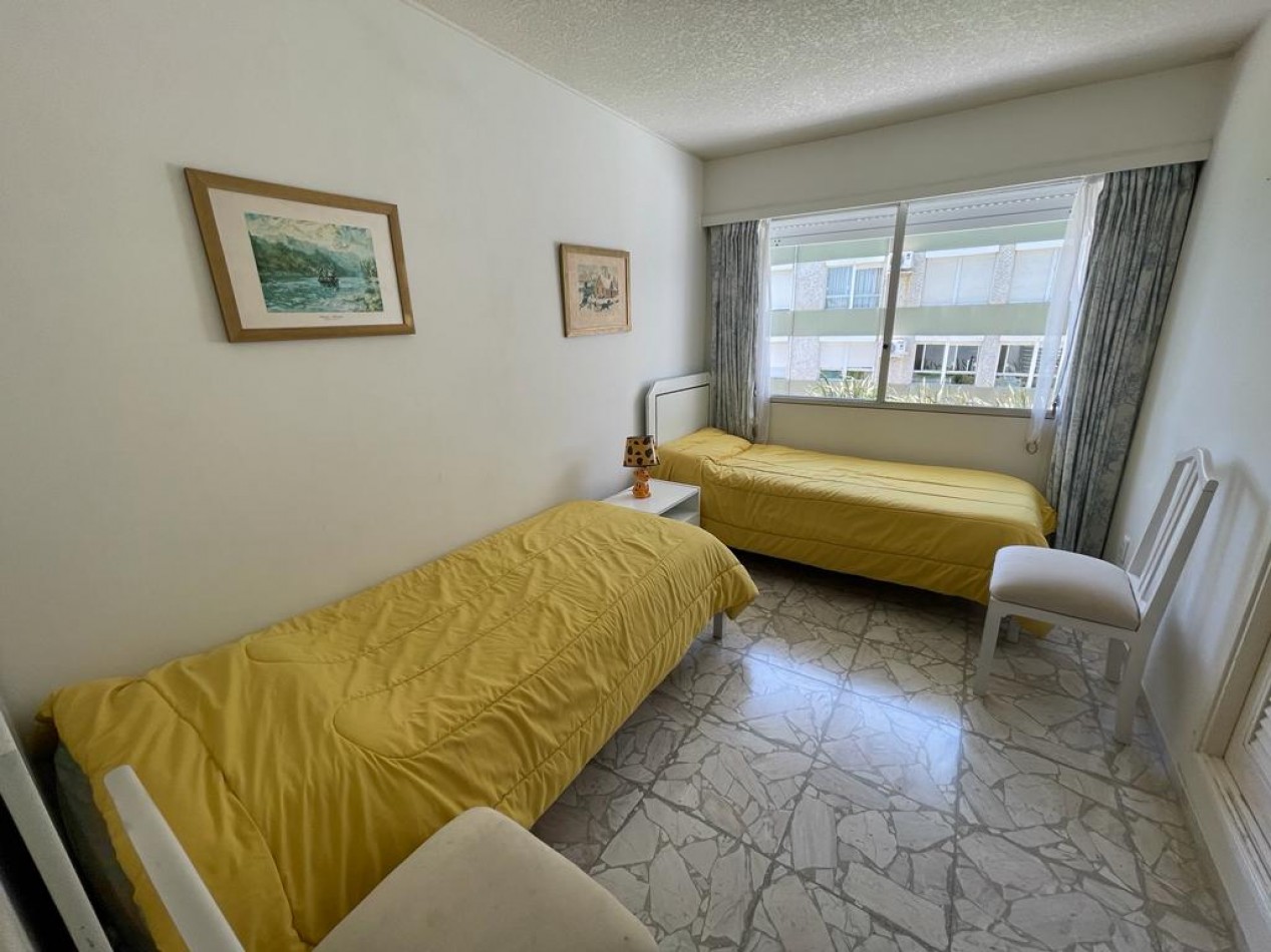 Unidad primera linea playa mansa 3 dormitorios en venta, vista directa al mar 