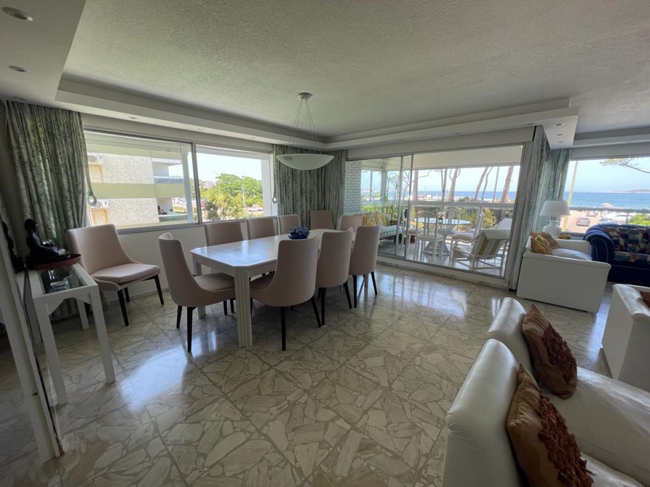 Unidad primera linea playa mansa 3 dormitorios en venta, vista directa al mar 